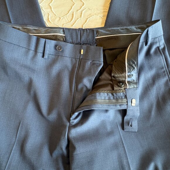 Collection by Michael Strahan Modern Fit Navy Suit - Picture 10 of 12